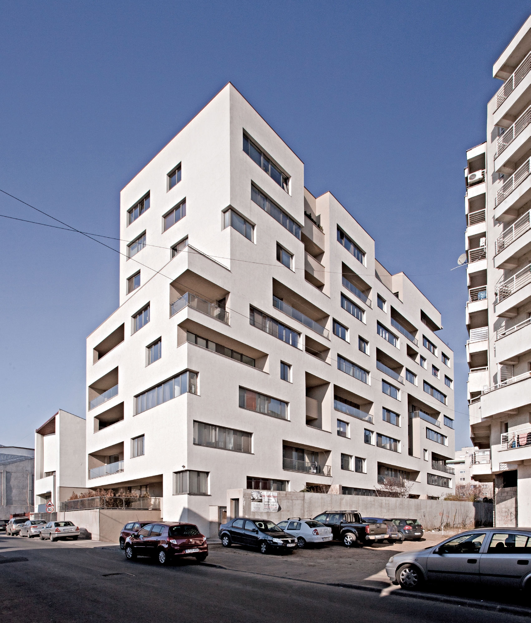 Sirenelor Apartments cover